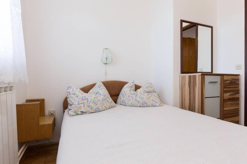 Apartment With Terace And Sea View Marica Đảo Krk Ngoại thất bức ảnh